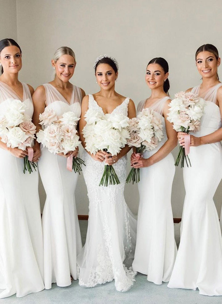 Trompette/Sirène Col en V Sans Manches Sweep Train Ruché Robes de Demoiselle d'Honneur avec Ceinture