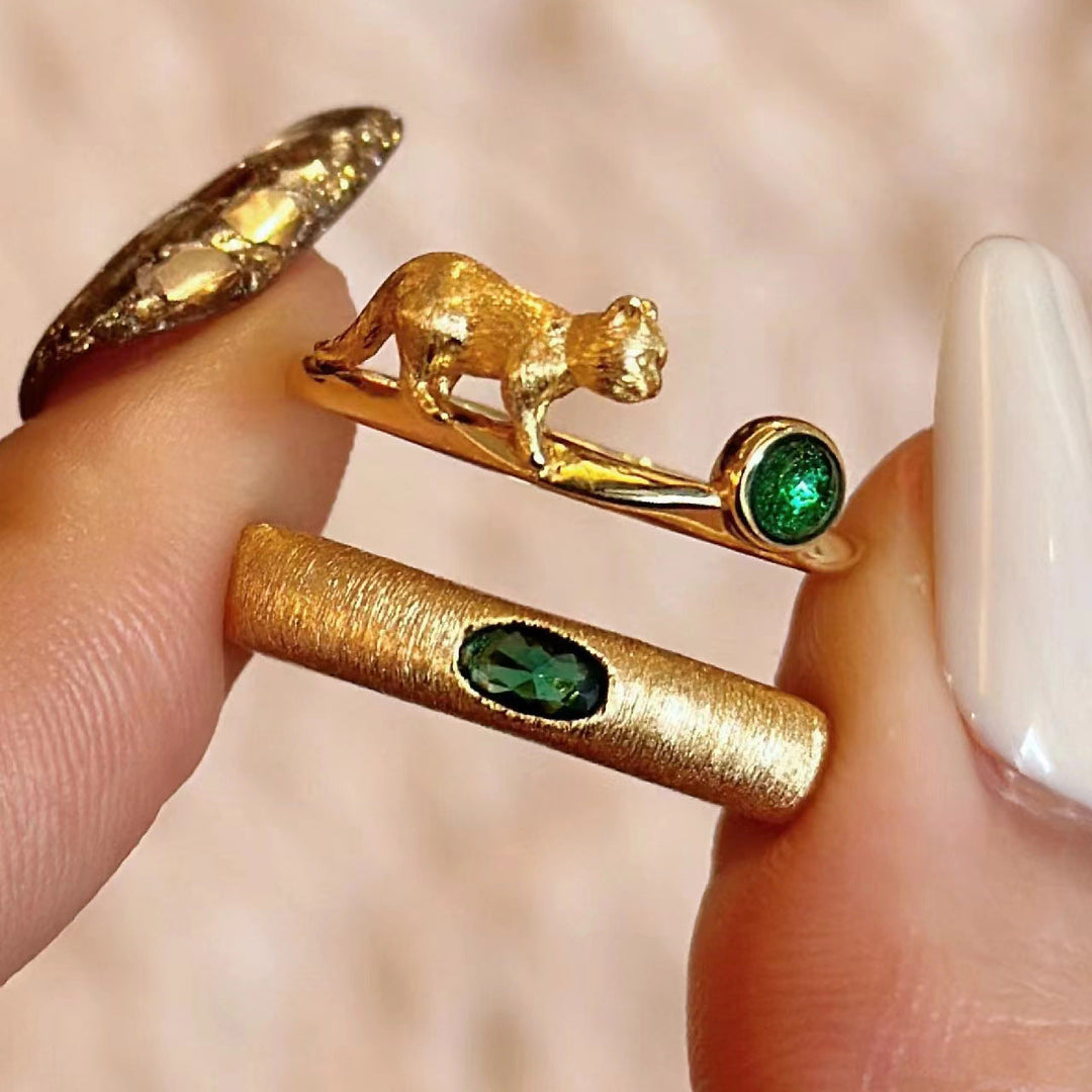 Bague Vintage En Forme De Chat Brossé Avec Barre Bicolore Émeraude