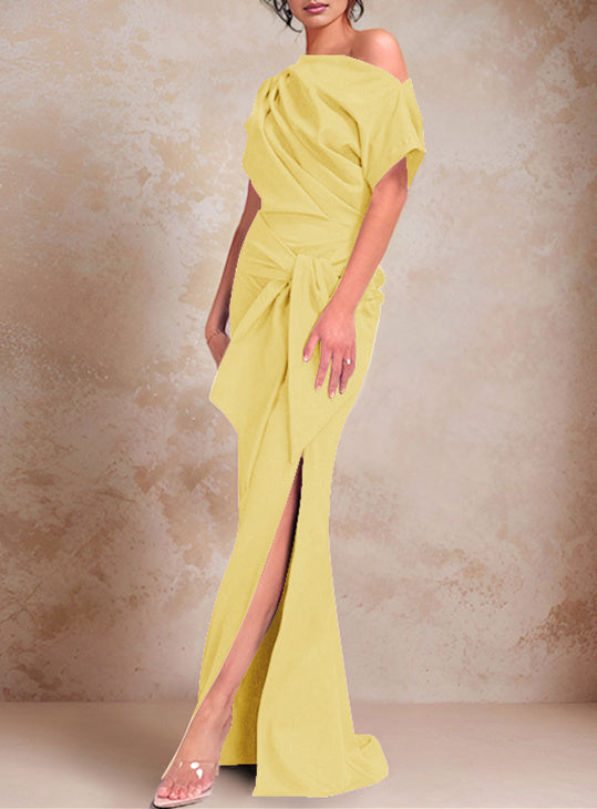 Robe de Mère de la Mariée Trompette/Sirène à Une Épaule et Manches Courtes, Longueur Au Sol, avec Volants et Côté Fendu