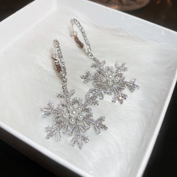 Boucles D'Oreilles Créoles en Zircon en Forme de Flocons de Neige pour Femmes