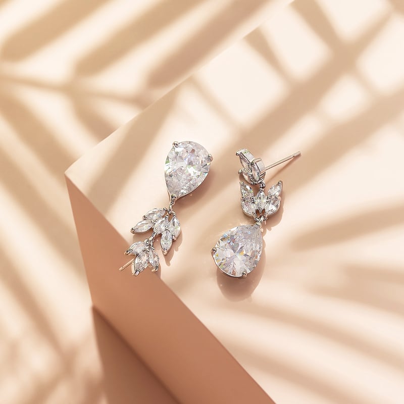 Superbes Boucles D'Oreilles Pendantes en Zircon