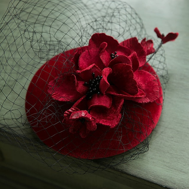 Chapeau de Mariage D'Automne Chapeau Pilulier Course de Chevaux Journée Des Dames Melbourne Cup Cocktail Royal Astcot Fleur Élégant avec Coiffe en Tulle Floral