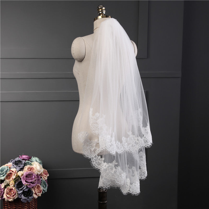 Voile de Mariée Élégant à Deux Niveaux avec Appliques