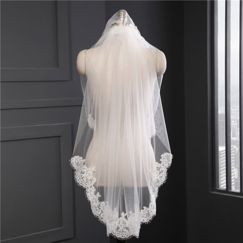 Voile de Mariée Élégant à Deux Niveaux avec Appliques