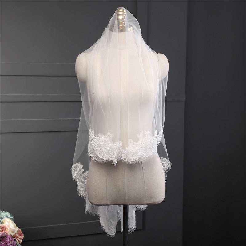 Voile de Mariée Élégant à Deux Niveaux avec Appliques