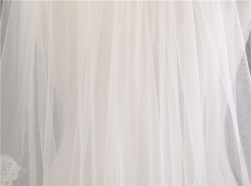 Voile de Mariée Élégant à Deux Niveaux avec Appliques