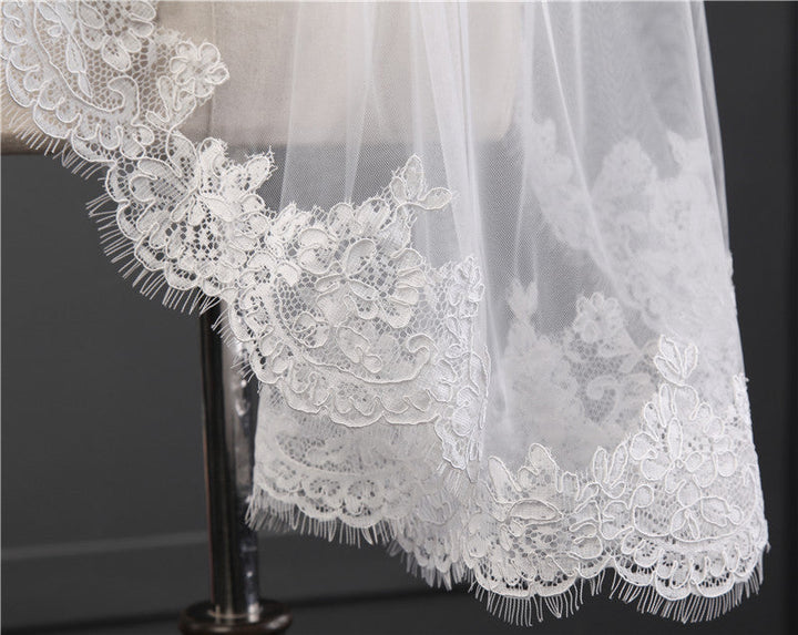 Voile de Mariée Élégant à Deux Niveaux avec Appliques