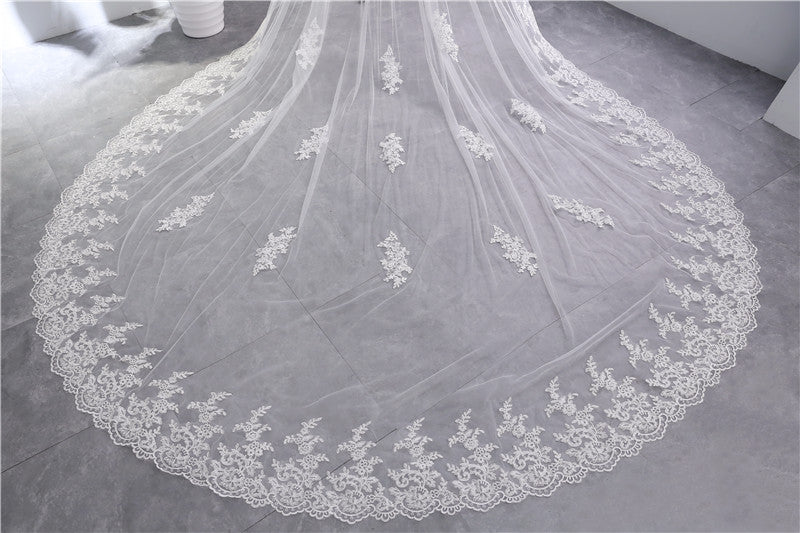 Voile de Mariée en Dentelle Ultra Large à Deux Niveaux avec Appliques