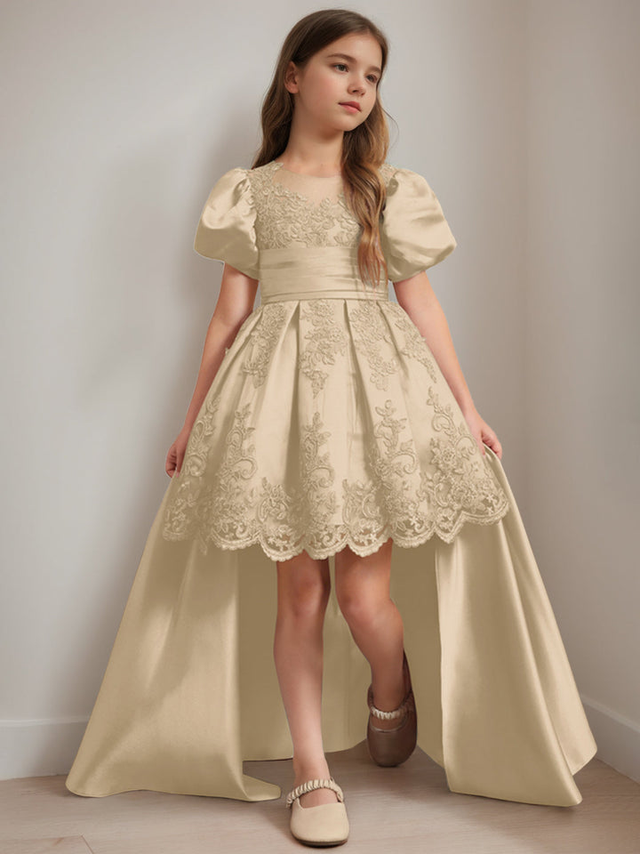 Robe de Bal à Encolure Dégagée et Manches Courtes, Longueur Genou, avec Appliques