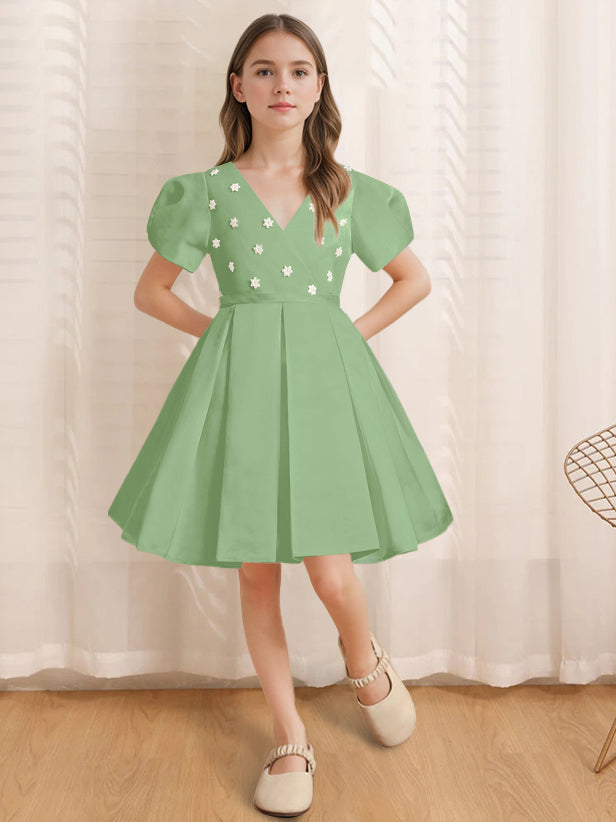 Robe de Demoiselle D'Honneur Coupe A-Line/Princesse, Col en V, Manches Courtes, Longueur Genou, avec Appliques