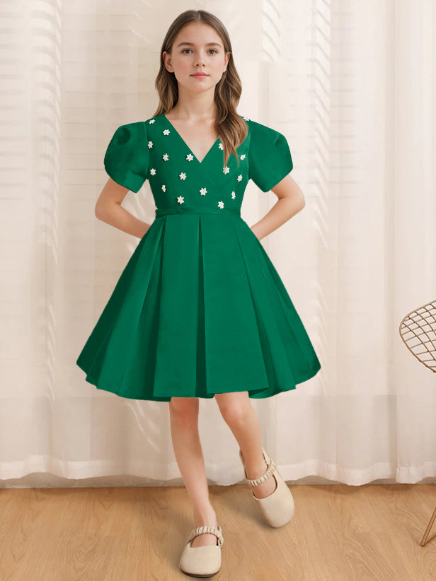 Robe de Demoiselle D'Honneur Coupe A-Line/Princesse, Col en V, Manches Courtes, Longueur Genou, avec Appliques