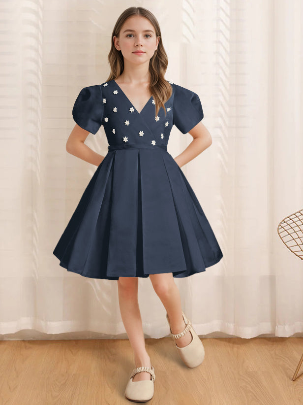 Robe de Demoiselle D'Honneur Coupe A-Line/Princesse, Col en V, Manches Courtes, Longueur Genou, avec Appliques