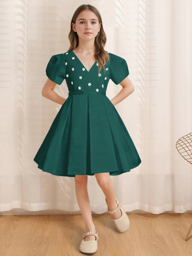 Robe de Demoiselle D'Honneur Coupe A-Line/Princesse, Col en V, Manches Courtes, Longueur Genou, avec Appliques