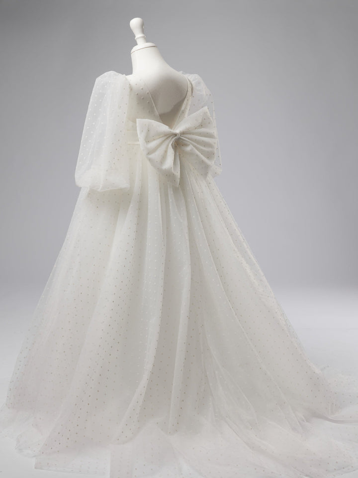 Robe de Demoiselle D'Honneur Élégante à Pois en Tulle à Manches Bouffantes et Traîne à Balayage pour Première Communion