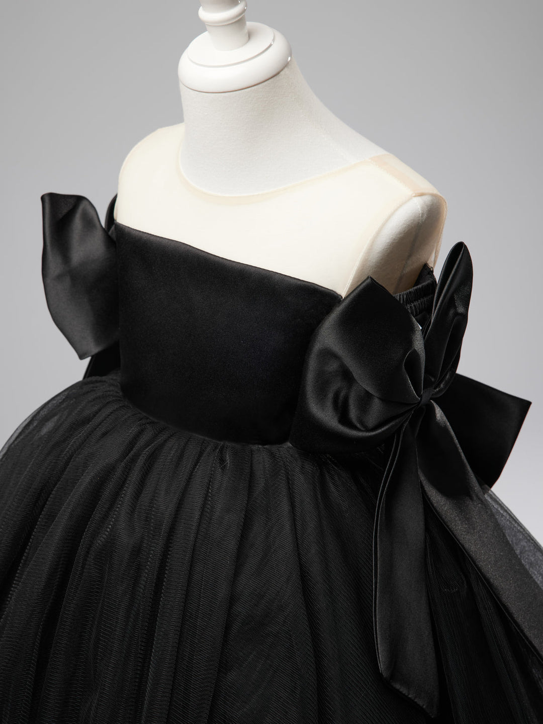 Robe Bébé Fille en Tulle Noir à Épaules Dénudées et Longueur Genou