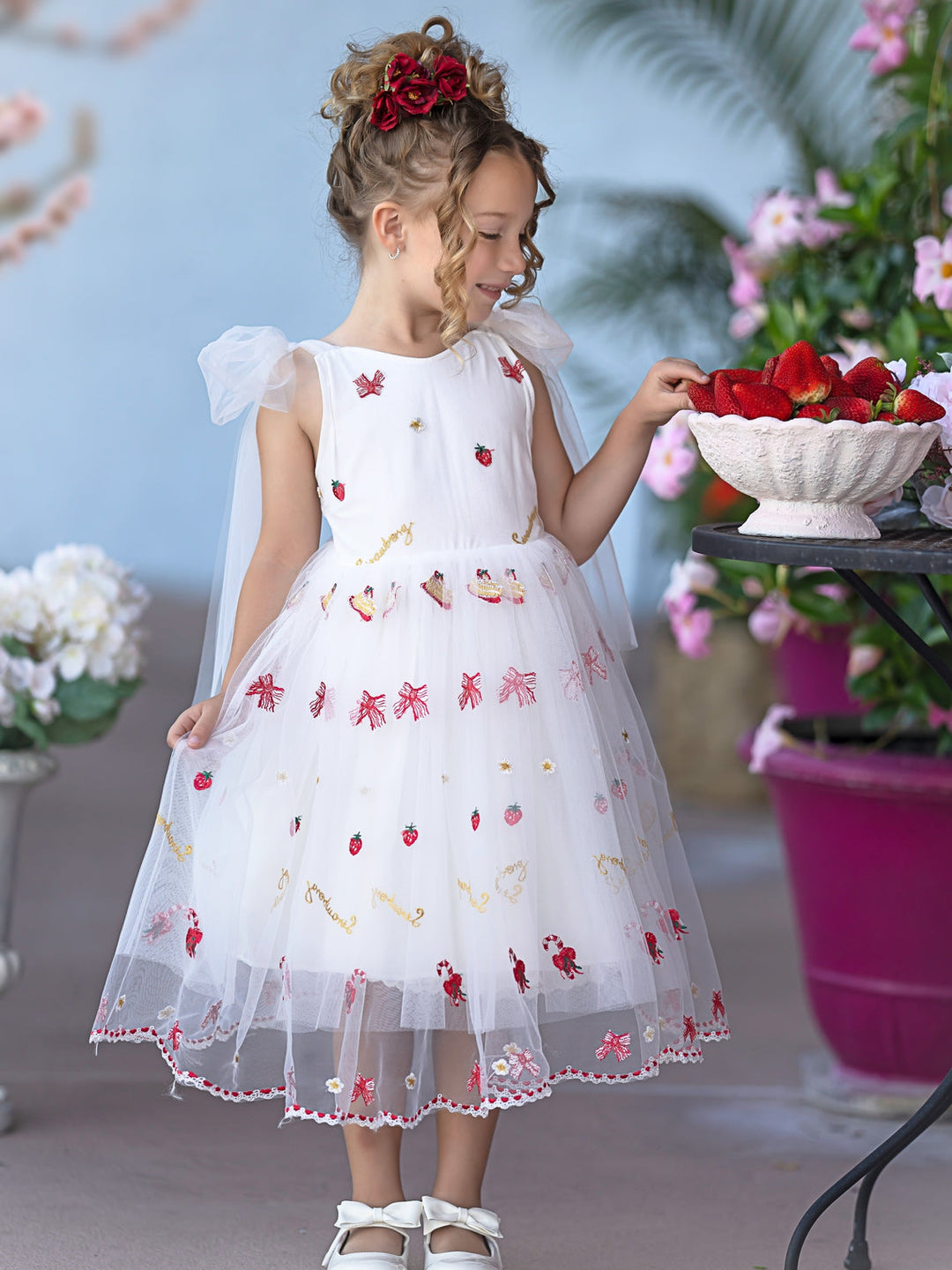 Robe de Demoiselle D'Honneur en Tulle Longueur Genou avec Broderie de Fraises