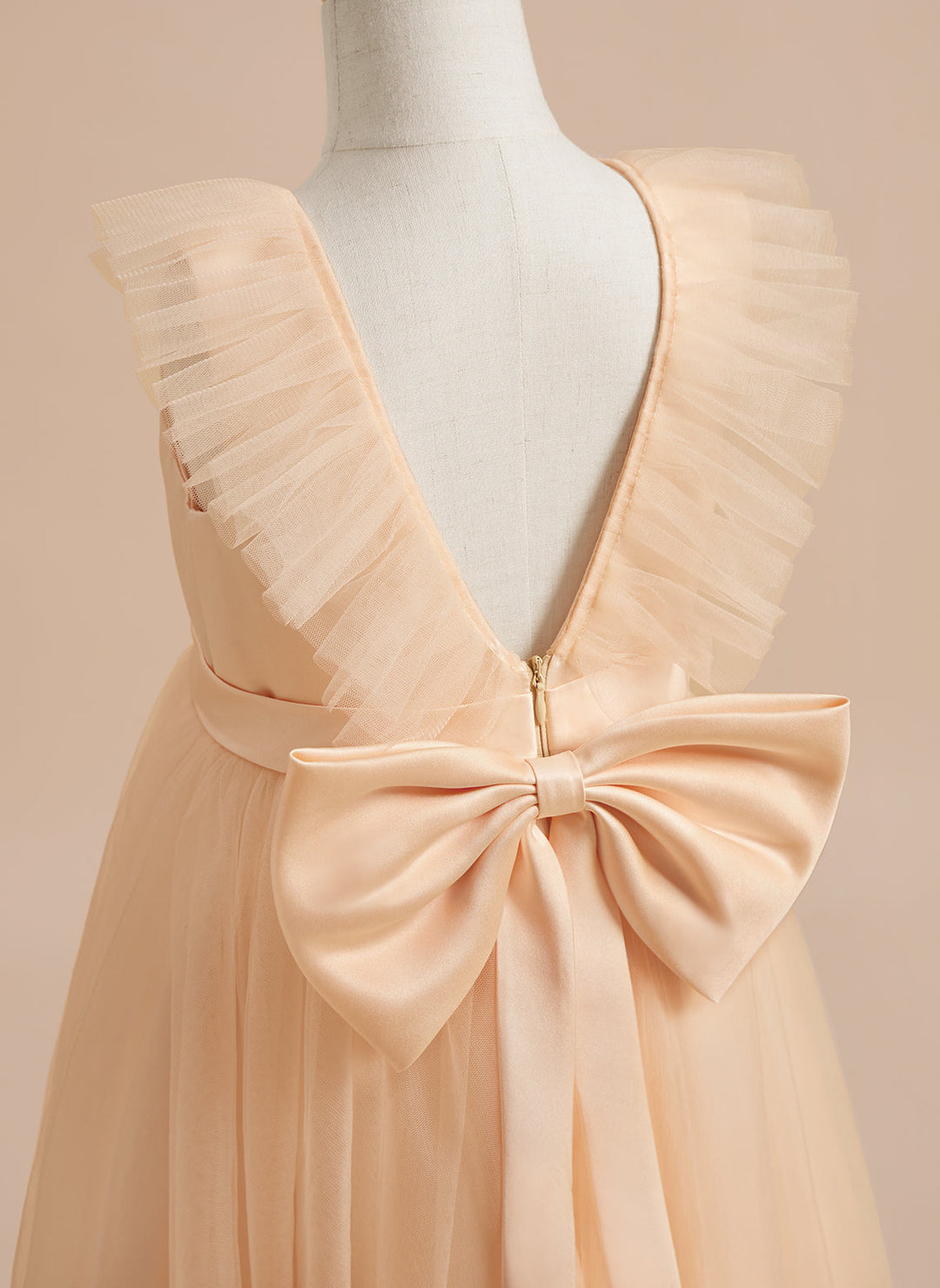 Robe de Demoiselle D'Honneur en Tulle Satiné Coupe A Jusqu'Aux Genoux