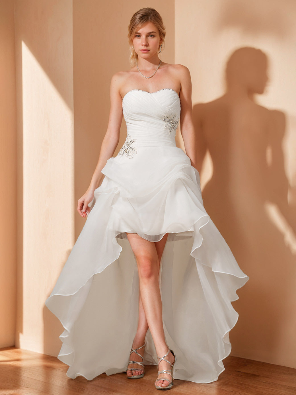Robe de mariée A-Ligne/Princesse, sans bretelles, sans manches, asymétrique, avec perles et dentelle