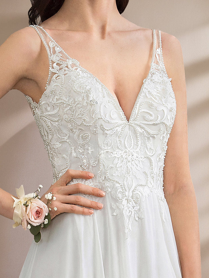 Robe de mariée unique A-Ligne/Princesse, décolleté profond, sans manches, longueur sol, fente latérale, avec appliqués et dentelle