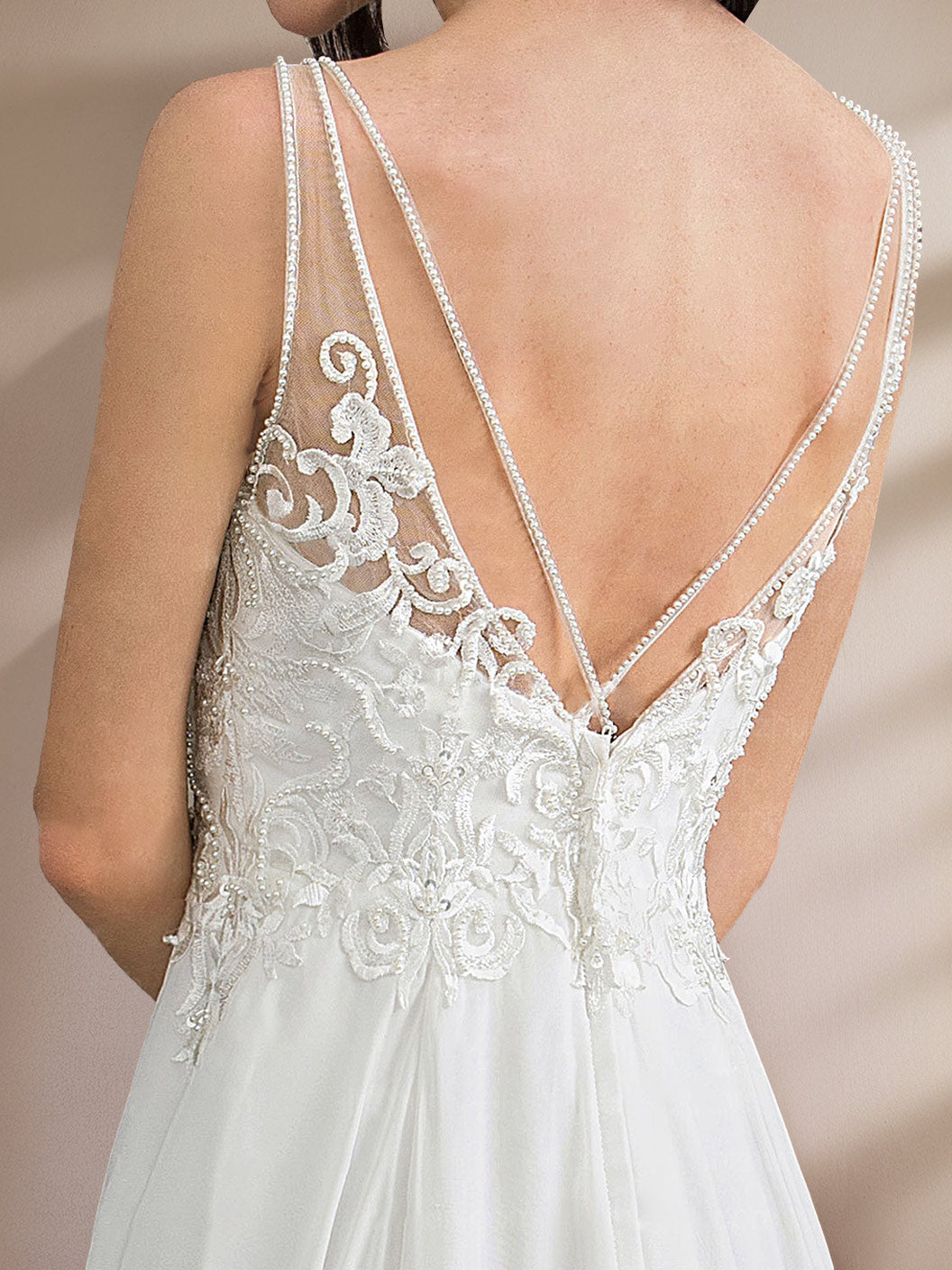 Robe de mariée unique A-Ligne/Princesse, décolleté profond, sans manches, longueur sol, fente latérale, avec appliqués et dentelle