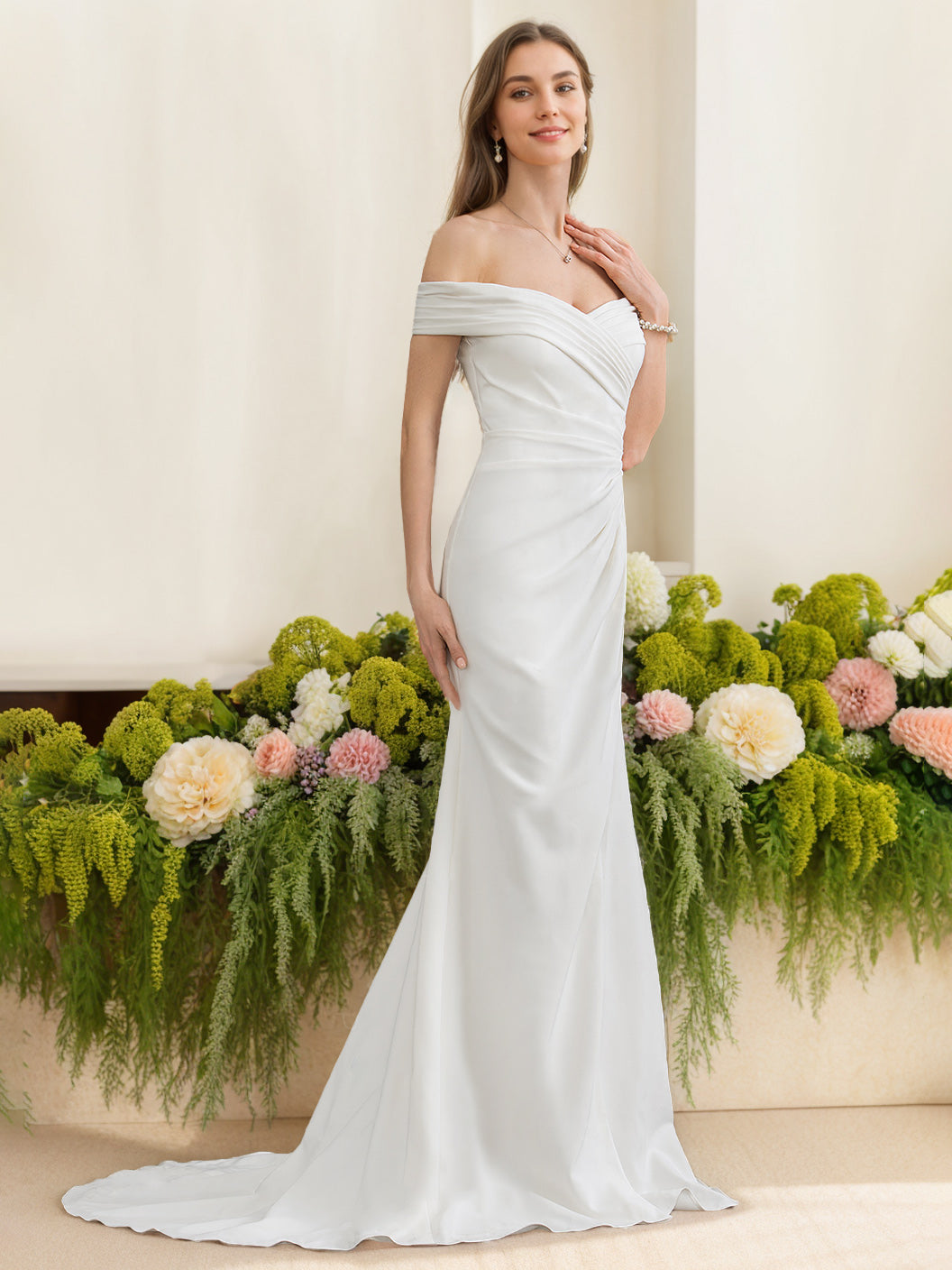 Robe de mariée sirène, décolleté dénudé, sans manches, longueur sol, avec volants
