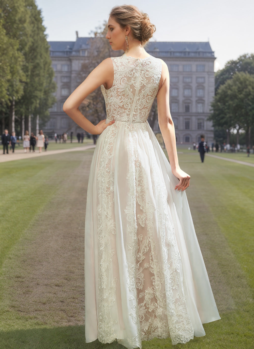 Robe de mariée trapèze/princesse, col rond, sans manches, longueur sol, tulle, appliques & dentelle