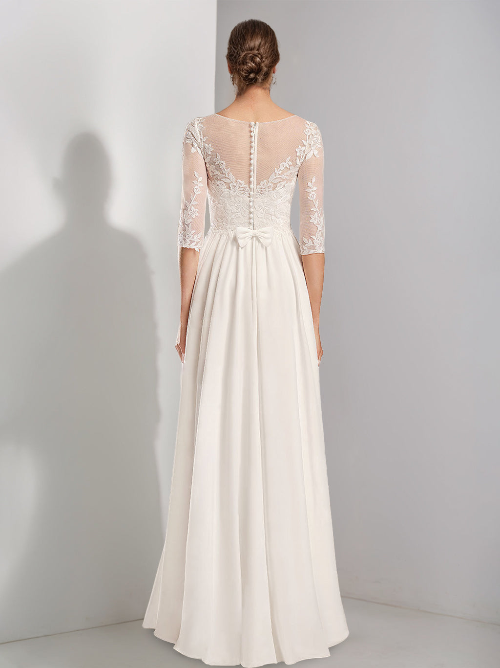 Robe de mariée trapèze/princesse, col rond, demi-manches, longueur sol, dentelle, appliques