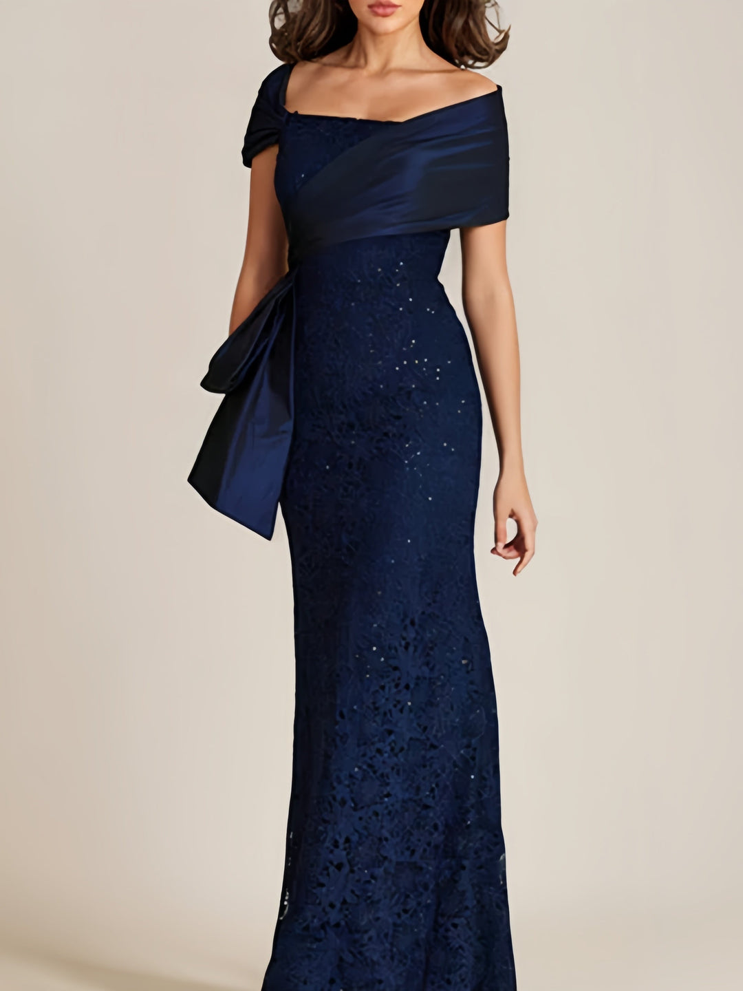 Robe de Mère de la Mariée en Dentelle à Épaules Dénudées, Style Trompette/Sirène, avec Appliques et Perles