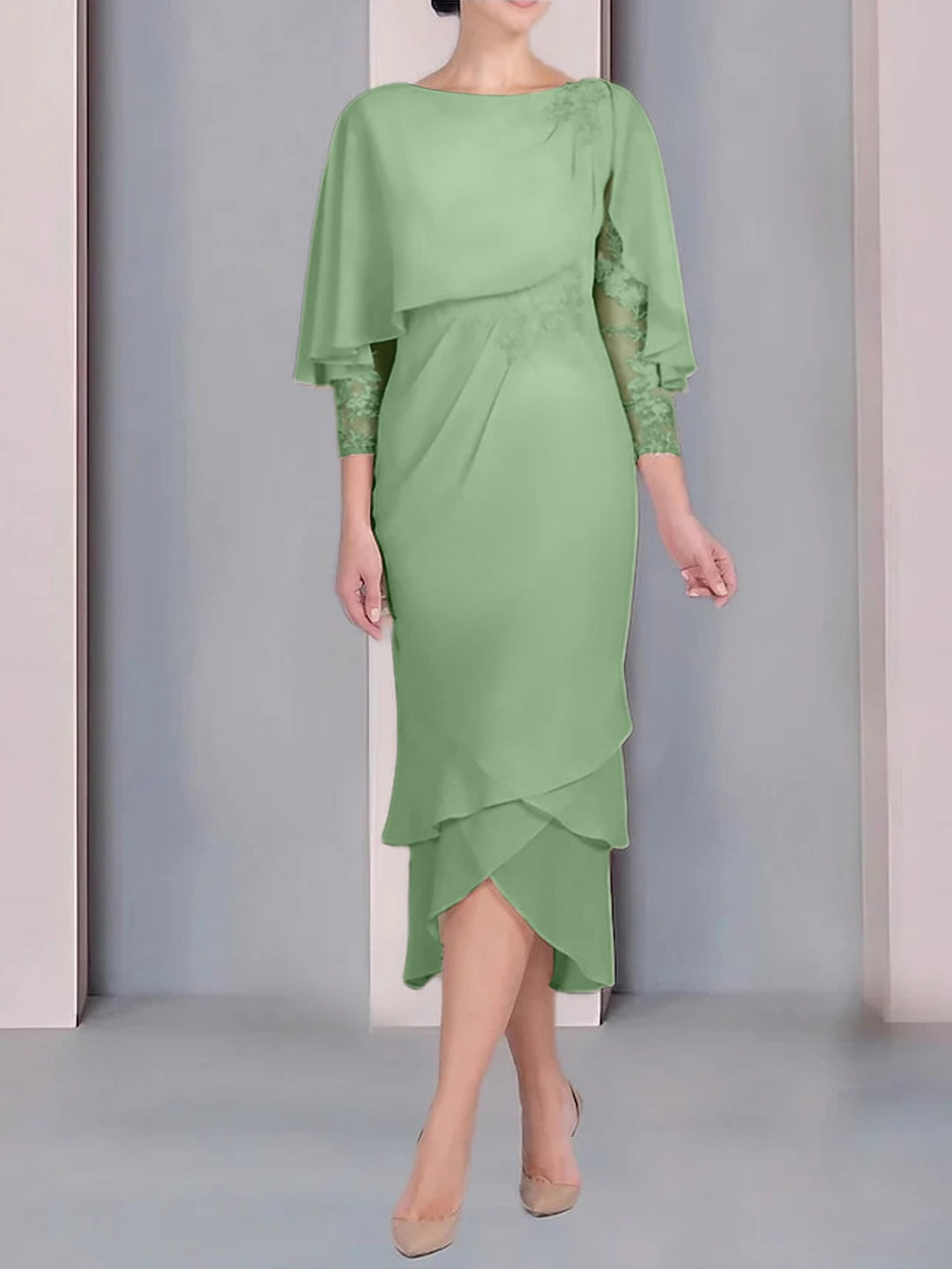 Robe de Mère de la Mariée Fourreau/Colonne à Manches Courtes et Longueur Thé avec Appliques et Dentelle