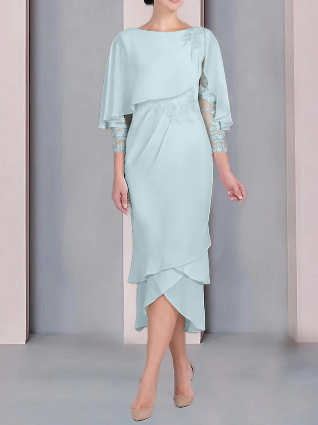 Robe de Mère de la Mariée Fourreau/Colonne à Manches Courtes et Longueur Thé avec Appliques et Dentelle