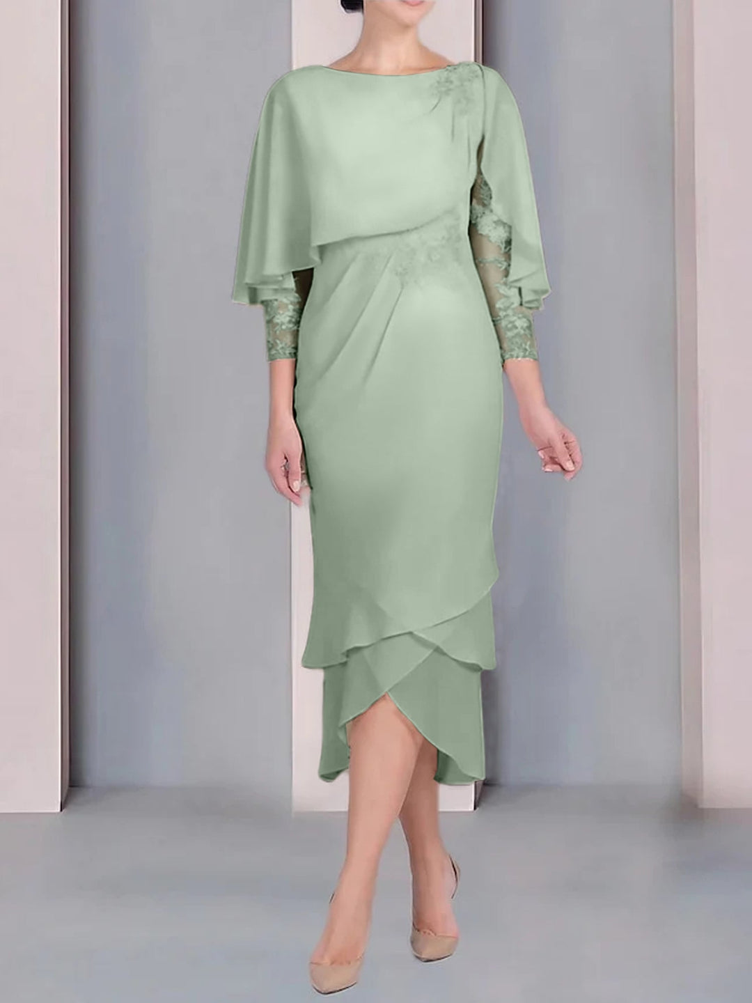 Robe de Mère de la Mariée Fourreau/Colonne à Manches Courtes et Longueur Thé avec Appliques et Dentelle