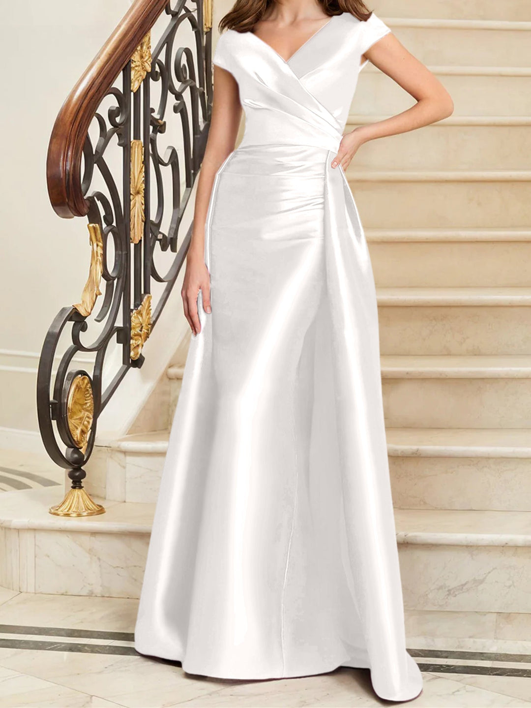 Robe de Mère de la Mariée en Satin Sans Manches à Col en V et Gaine/Colonne