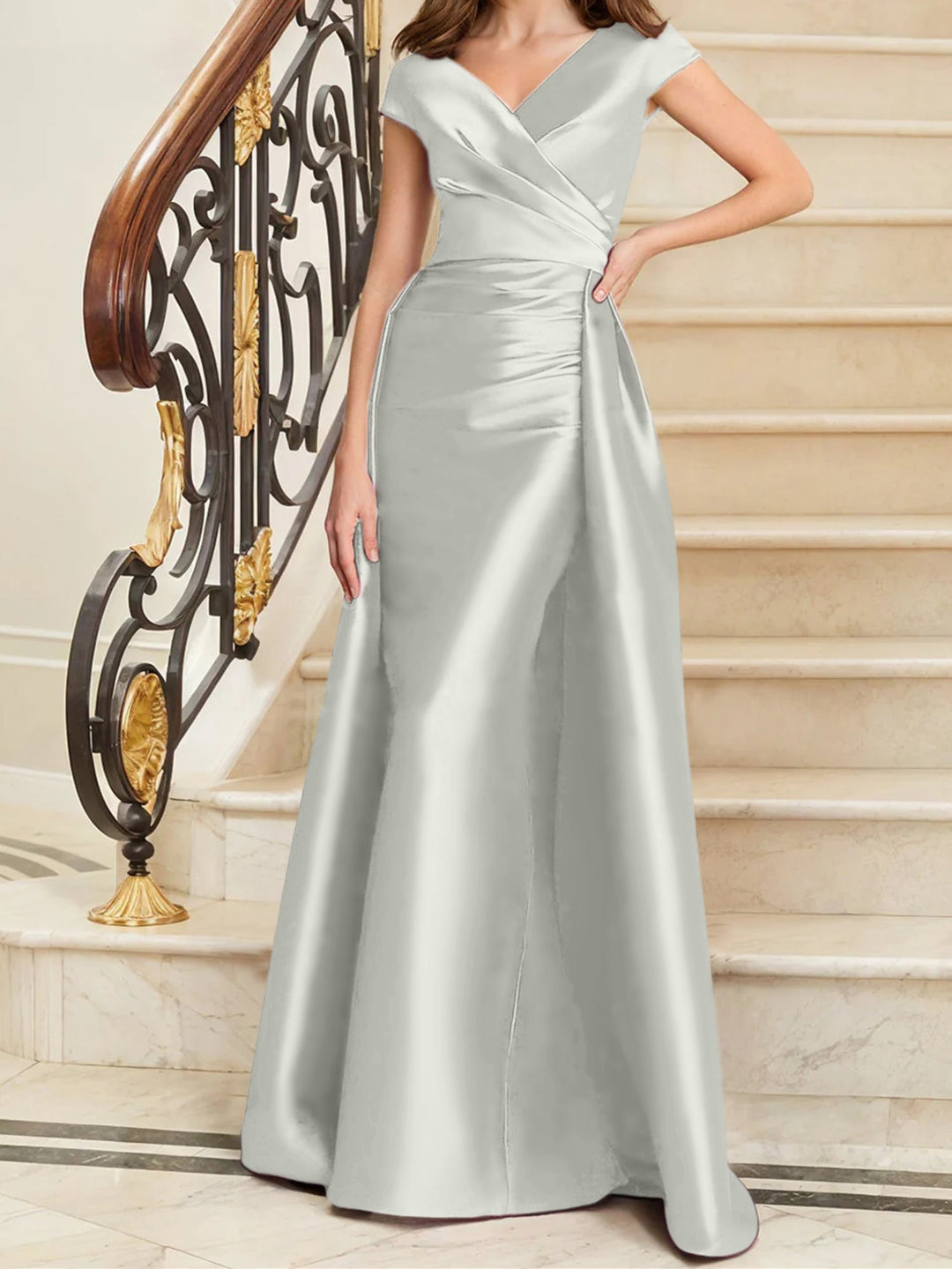 Robe de Mère de la Mariée en Satin Sans Manches à Col en V et Gaine/Colonne