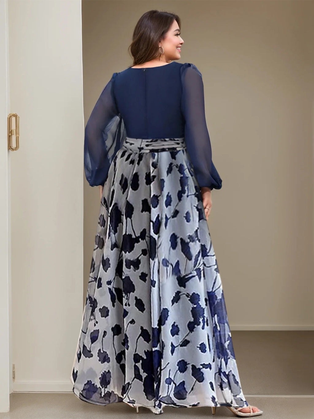 Robe de Mère de la Mariée Grande Taille à Fleurs, Coupe A-Line/Princesse, Col en V, Manches Longues, Longueur Au Sol