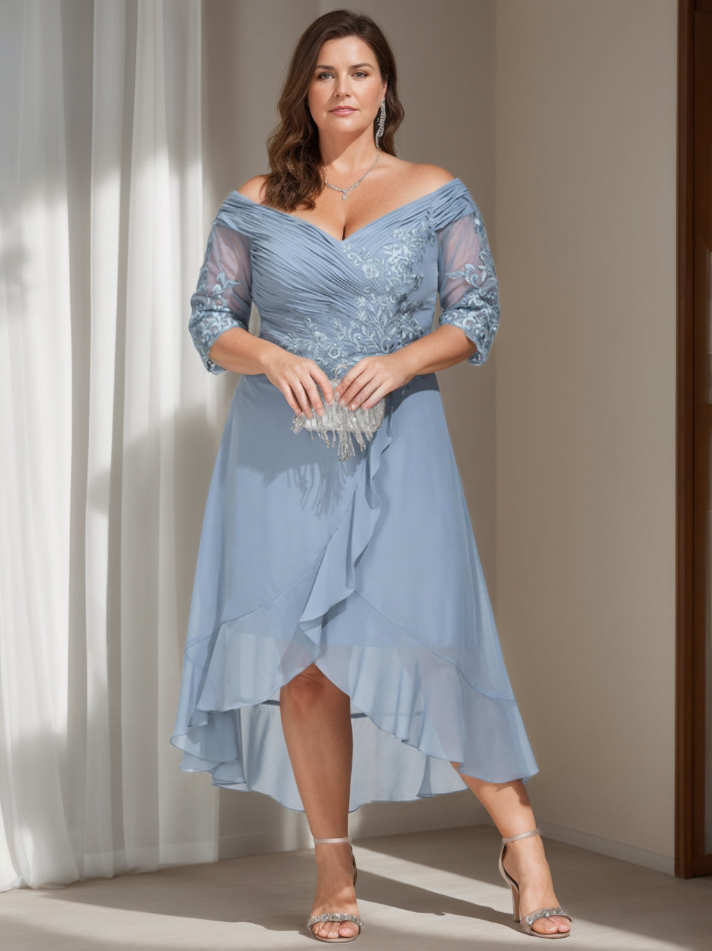 Robe de Mère de la Mariée Asymétrique Grande Taille à Épaules Dénudées et Manches 3/4, Coupe A-Line/Princess, avec Paillettes