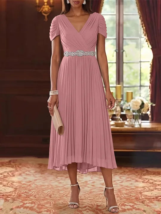 Robe Mère de la Mariée, Ligne A/Princesse, Col en V, Mousseline, Manches Courtes, Longueur du Thé, Plissée, avec Ceinture