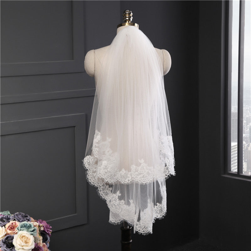 Voile de Mariée Élégant à Deux Niveaux avec Appliques