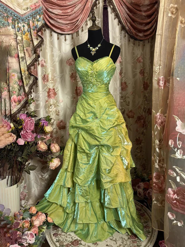 Robe de Bal de Promo Ligne A/Princesse Bretelles Fines en Taffetas Longueur au Sol à Volants Sans Manches à Volants avec Appliqués