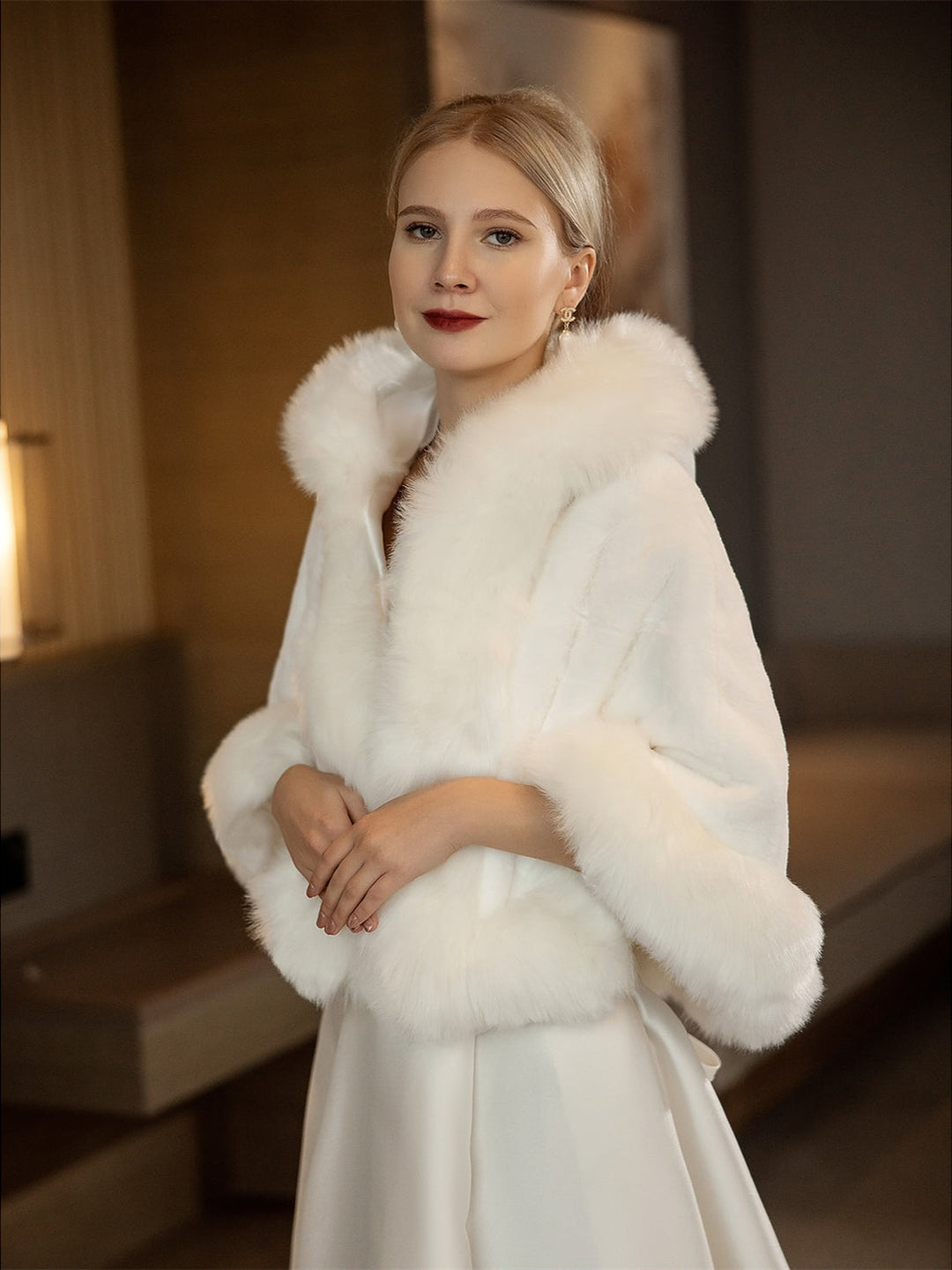 Châles Bridaléˆ¥Æ¦® Wraps Élégant Garder Au Chaud Sans Manches Blanc Fausse Fourrure Automne Mariage avec Couleur Pure