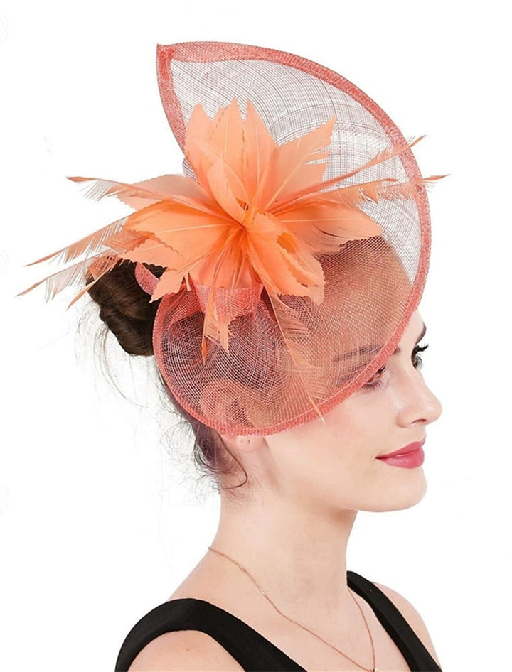 Fedora aspect lin, élégante coiffe de fête à fleurs et plumes