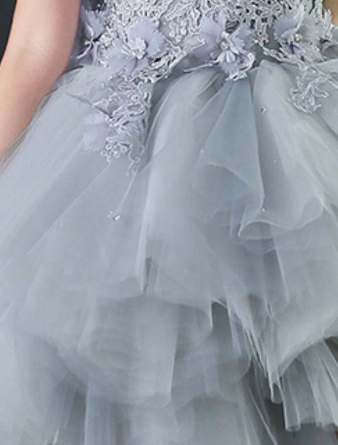 Robes de Demoiselle D'Honneur Asymétriques Coupe A-Line/Princess avec Décolleté Haut et Bas et Appliques