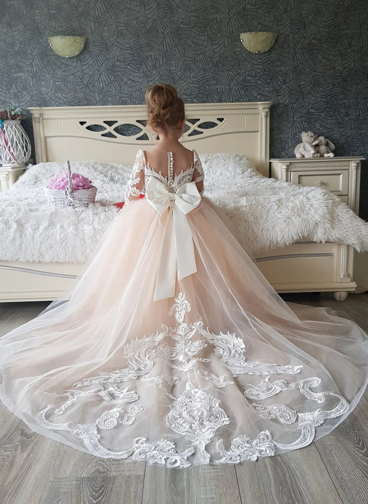 Robe de Demoiselle D'Honneur en Tulle à Col Transparent et Coupe A-Line/Princess avec Appliques et Nœud