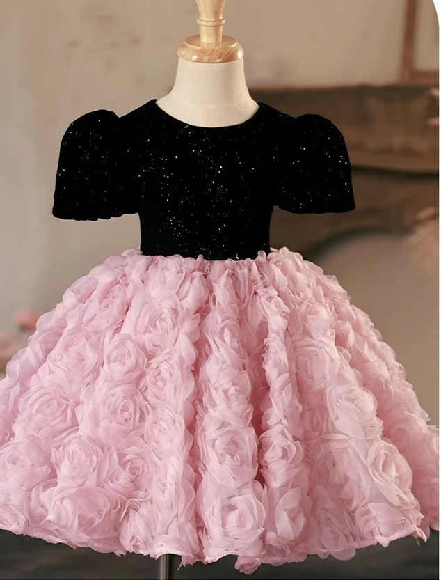 Robe de Soirée à Volants et Col Rond pour Fille, Longueur Genou, avec Fleurs Froncées et Manches Courtes