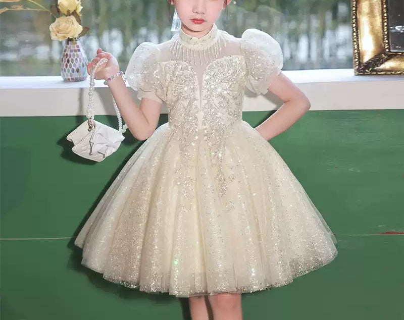 Robe de Soirée Princesse à Manches Courtes et Longueur Genou en Dentelle avec Appliques en Cristal
