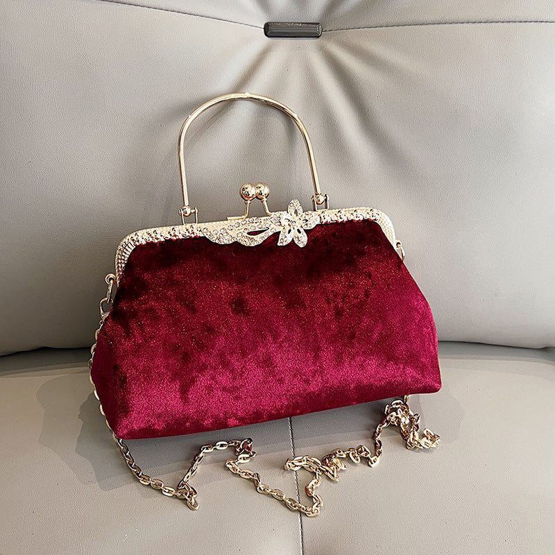 Pochette de Soirée Haut de Gamme en Velours Bordeaux Raffinée