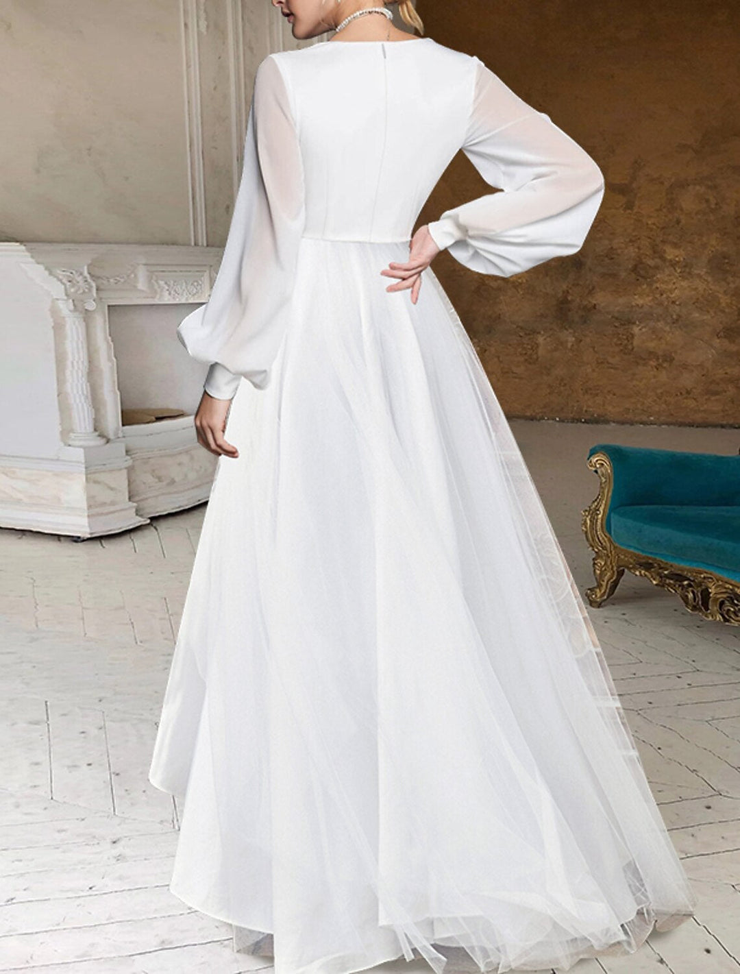 Robe de Mariée Asymétrique à Col en V et Coupe Princesse