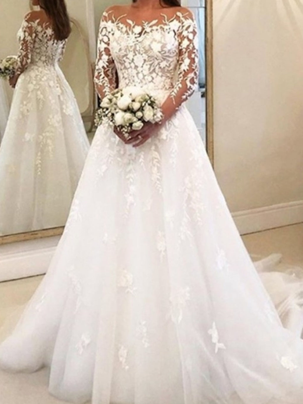 Robe de Mariée à Épaules Dénudées et Manches Longues avec Appliques
