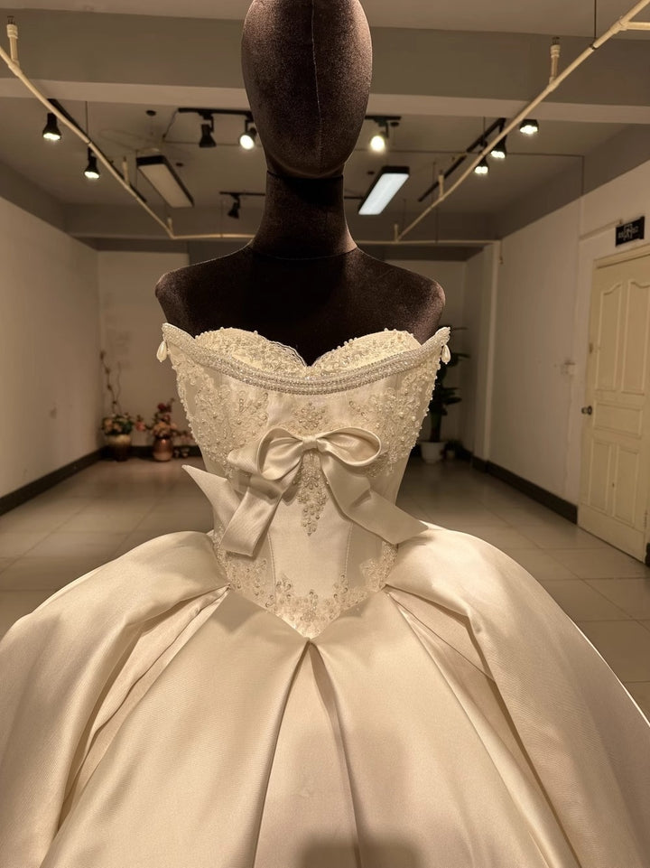 Robe De Bal Hors De L'épaule, Longueur Au Sol, Plissée, Avec Appliques De Bijoux Et Nœud