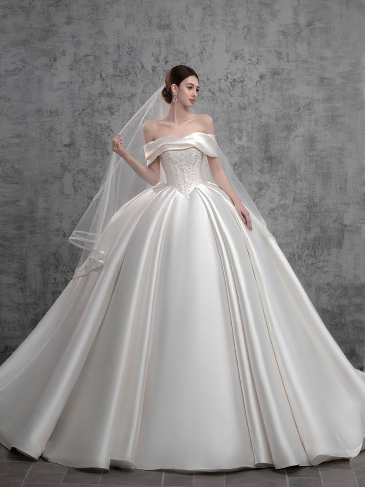 Robe De Bal, Hors de l'épaule, Longueur au sol, Robe De Mariée Avec Appliques Et Volants