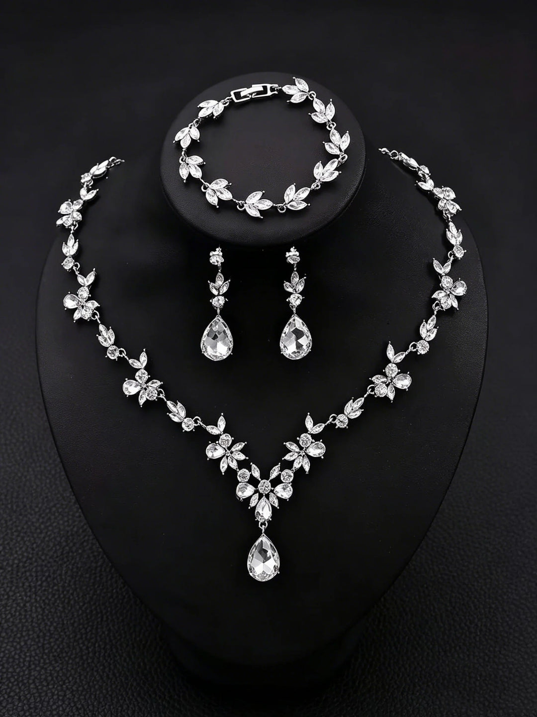 Ensemble de Bijoux de Mariée Élégant en Zircon - Collier, Boucles d'Oreilles et Bracelet 3 Pièces